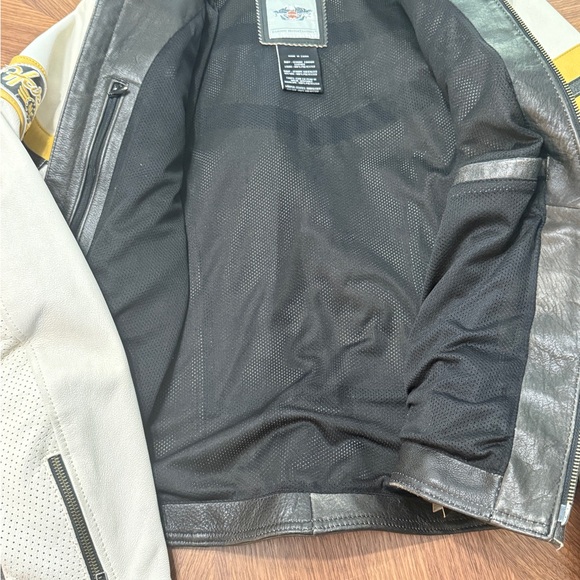 Harley-Davidson Women's Black and Cream Leather Jacket with Gold Accents - Picture 7 of 7